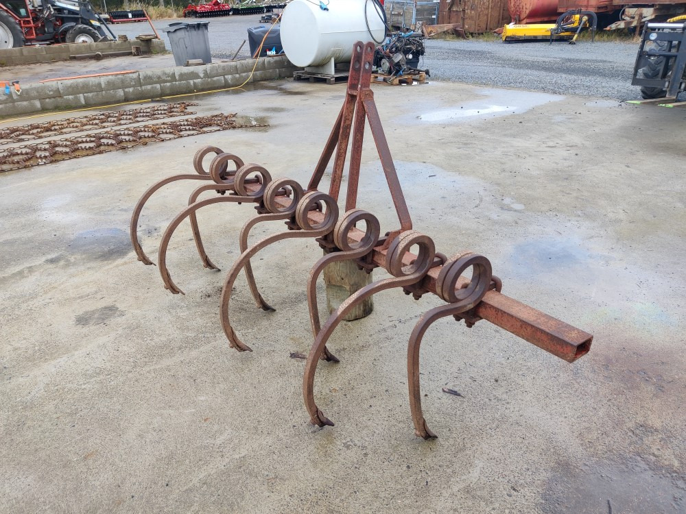 Kultivaattori Muko 8-piikkinen Työleveys 200cm, pienempään traktoriin - Kultivators: foto 3 Kultivaattori Muko 8-piikkinen Työleveys 200cm, pienempään traktoriin - Kultivators: foto 3