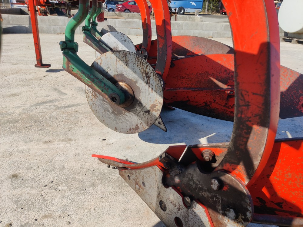 Kverneland AB8 sarka-aura 4-siipinen - Arkls: foto 3 Kverneland AB8 sarka-aura 4-siipinen - Arkls: foto 3