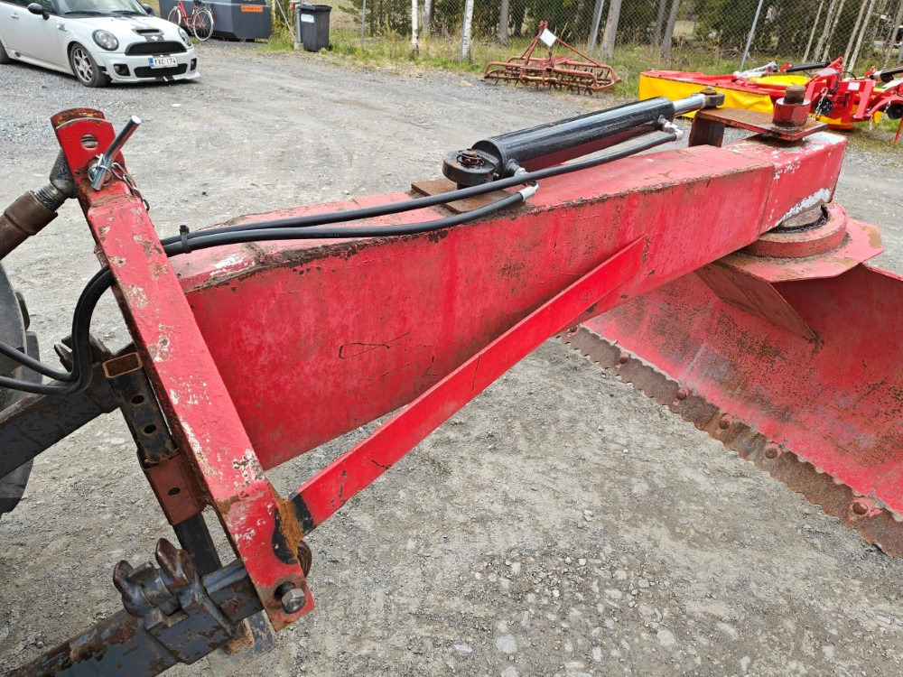 Perälevy 250cm Hydraulinen kääntö - Lauksaimniecības tehnika: foto 5 Perälevy 250cm Hydraulinen kääntö - Lauksaimniecības tehnika: foto 5