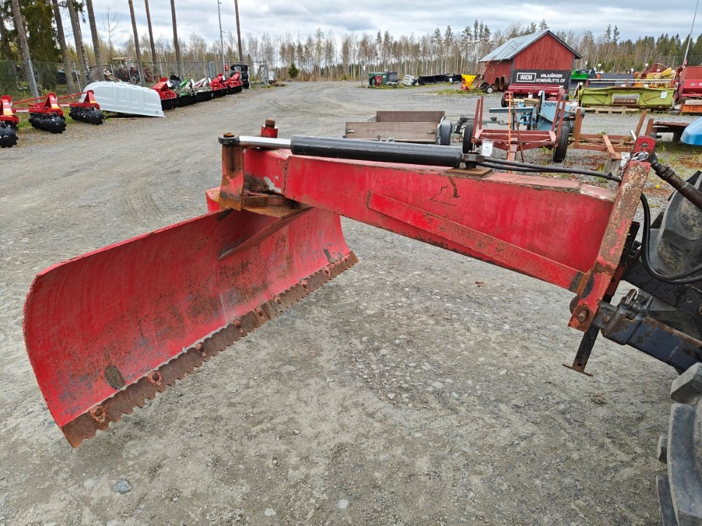 Perälevy 250cm Hydraulinen kääntö - Lauksaimniecības tehnika: foto 1 Perälevy 250cm Hydraulinen kääntö - Lauksaimniecības tehnika: foto 1
