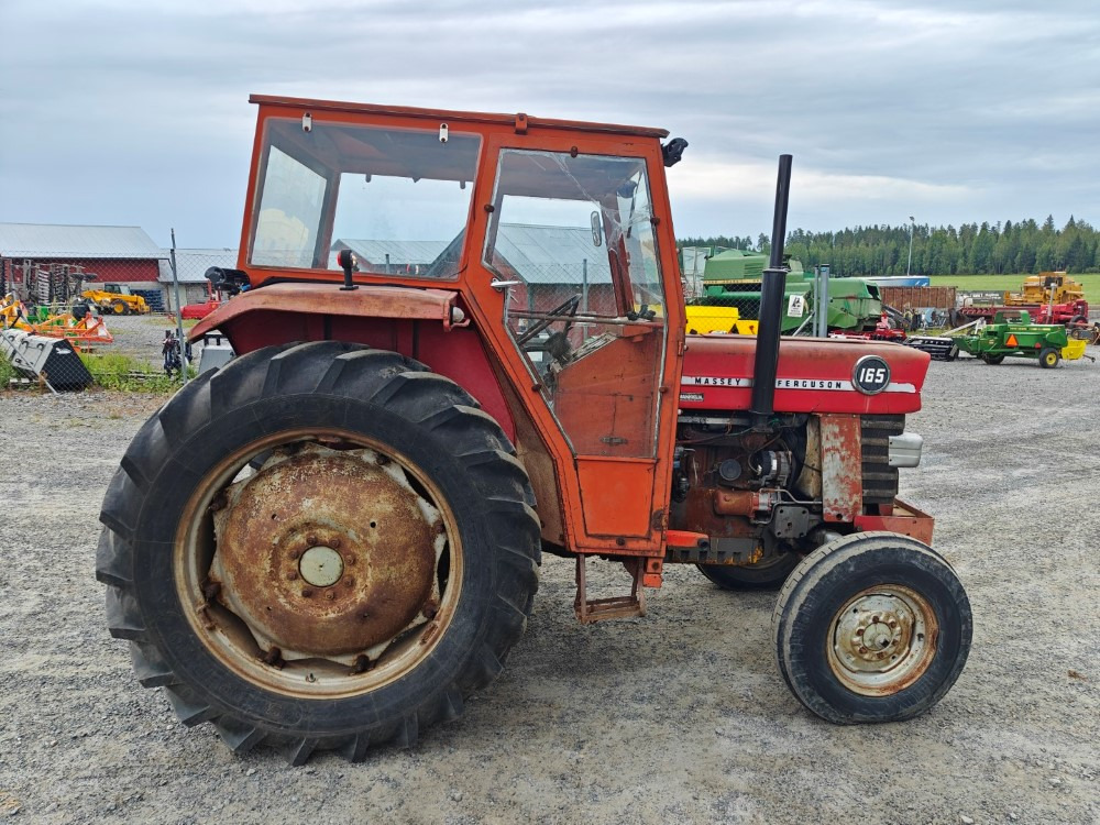 MASSEY FERGUSON 165S traktori, katso video! - Traktors: foto 3 MASSEY FERGUSON 165S traktori, katso video! - Traktors: foto 3