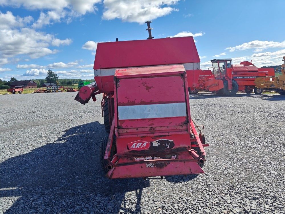 Massey Ferguson 187 Katso video! - Labības kombains: foto 3 Massey Ferguson 187 Katso video! - Labības kombains: foto 3