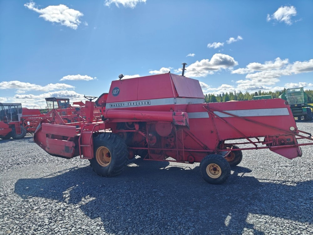 Massey Ferguson 187 Katso video! - Labības kombains: foto 2 Massey Ferguson 187 Katso video! - Labības kombains: foto 2