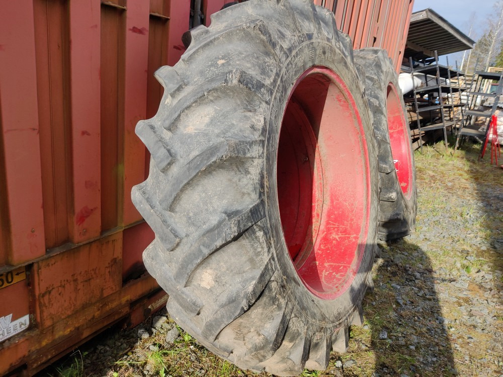 Paripyörät 16.9x38 Raju liukukaulusvanteilla - Riepa - Traktors: foto 2 Paripyörät 16.9x38 Raju liukukaulusvanteilla - Riepa - Traktors: foto 2