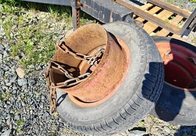 Paripyörät puimuriin 16 tuumaa - Ritenis - Lauksaimniecības tehnika: foto 2 Paripyörät puimuriin 16 tuumaa - Ritenis - Lauksaimniecības tehnika: foto 2