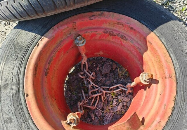 Paripyörät puimuriin 16 tuumaa - Ritenis - Lauksaimniecības tehnika: foto 5 Paripyörät puimuriin 16 tuumaa - Ritenis - Lauksaimniecības tehnika: foto 5