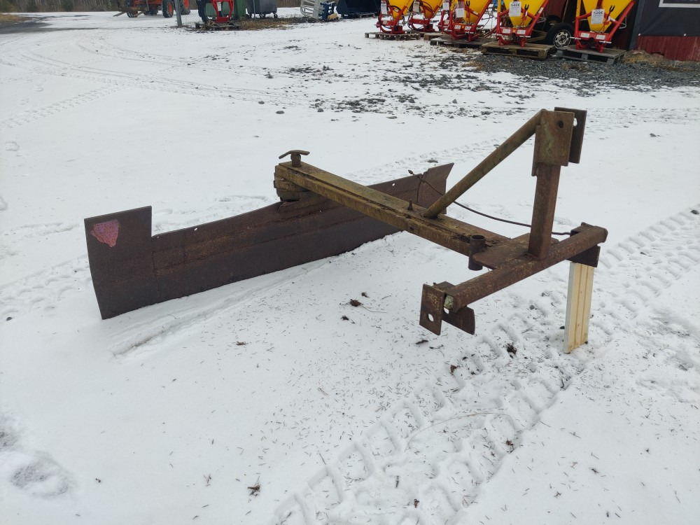 Perälevy 200cm pikkutraktoriin - Vērstuve - Lauksaimniecības tehnika: foto 1 Perälevy 200cm pikkutraktoriin - Vērstuve - Lauksaimniecības tehnika: foto 1