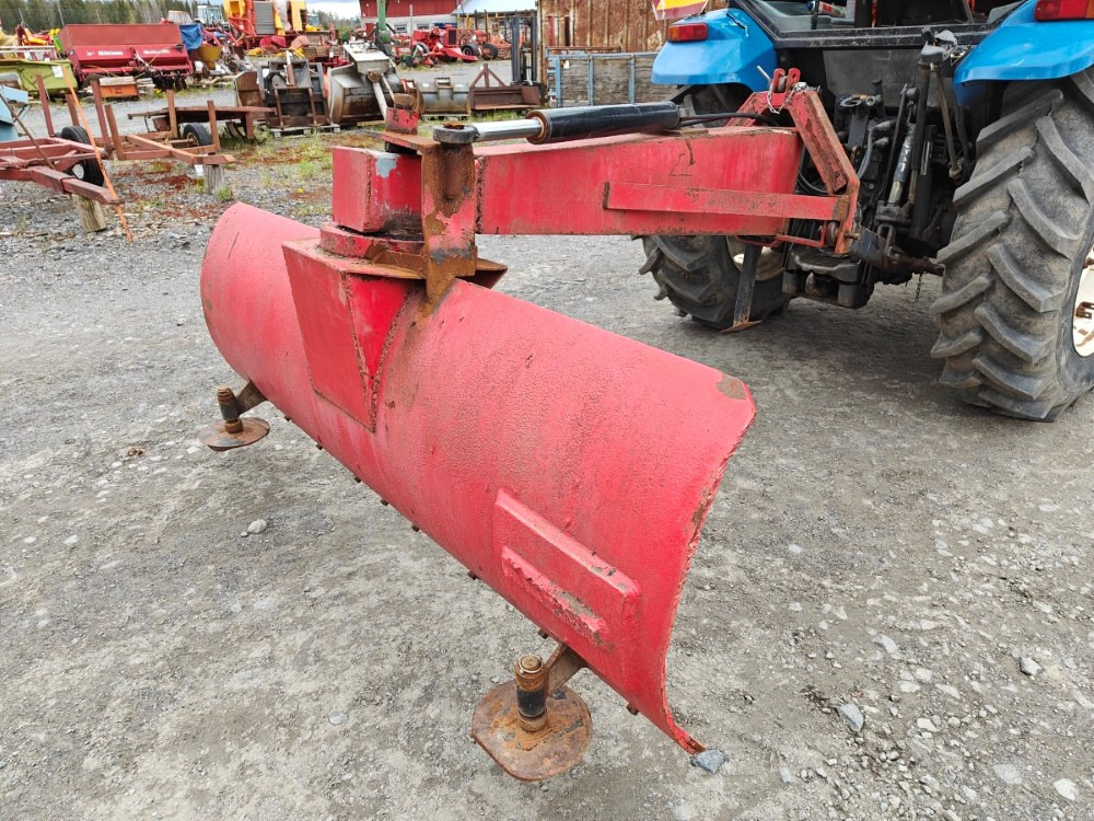 Perälevy 250cm Hydraulinen kääntö - Vērstuve - Traktors: foto 2 Perälevy 250cm Hydraulinen kääntö - Vērstuve - Traktors: foto 2