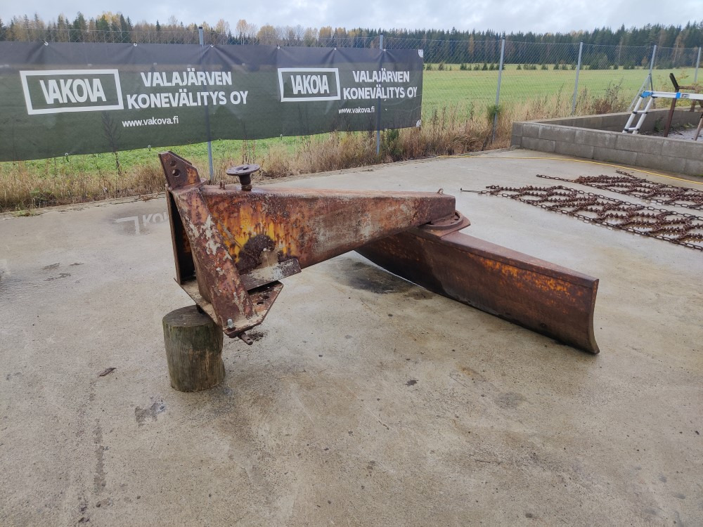 Perälevy Raju 180cm Pienempään traktoriin - Augsnes apstrādes tehnika: foto 1 Perälevy Raju 180cm Pienempään traktoriin - Augsnes apstrādes tehnika: foto 1