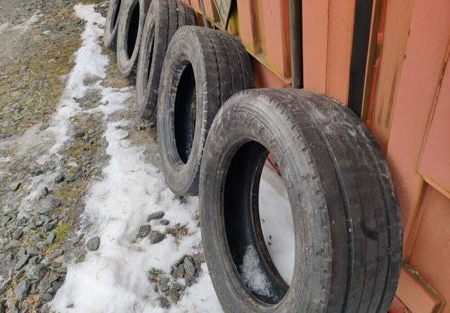 Renkaat 5 kpl koko 205/65R17.5 - Riepa - Lauksaimniecības tehnika: foto 4 Renkaat 5 kpl koko 205/65R17.5 - Riepa - Lauksaimniecības tehnika: foto 4