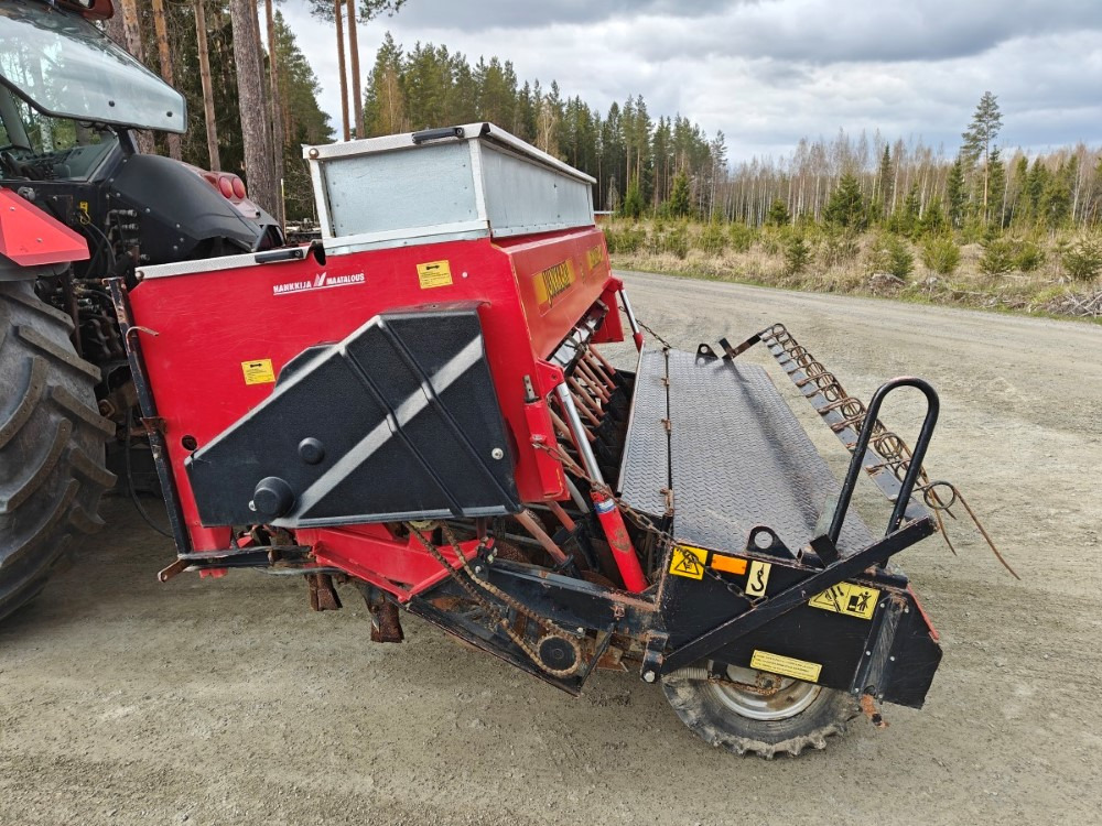 Simulta-Junkkari 3000T - takapyöräkone - kiekkovantaat takana - Kombinētā sējmašīna: foto 2 Simulta-Junkkari 3000T - takapyöräkone - kiekkovantaat takana - Kombinētā sējmašīna: foto 2