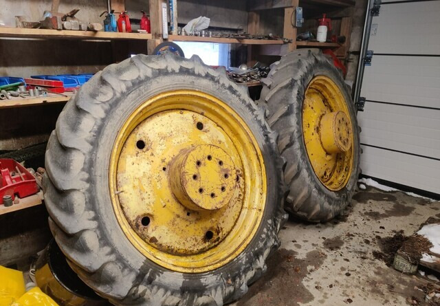 Traktorin renkaat 13.6/12x38 vanteilla - Riepa - Traktors: foto 3 Traktorin renkaat 13.6/12x38 vanteilla - Riepa - Traktors: foto 3
