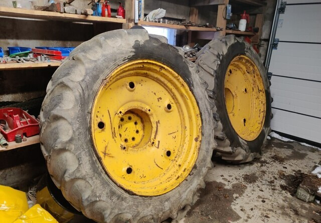 Traktorin renkaat 13.6/12x38 vanteilla - Riepa - Traktors: foto 4 Traktorin renkaat 13.6/12x38 vanteilla - Riepa - Traktors: foto 4