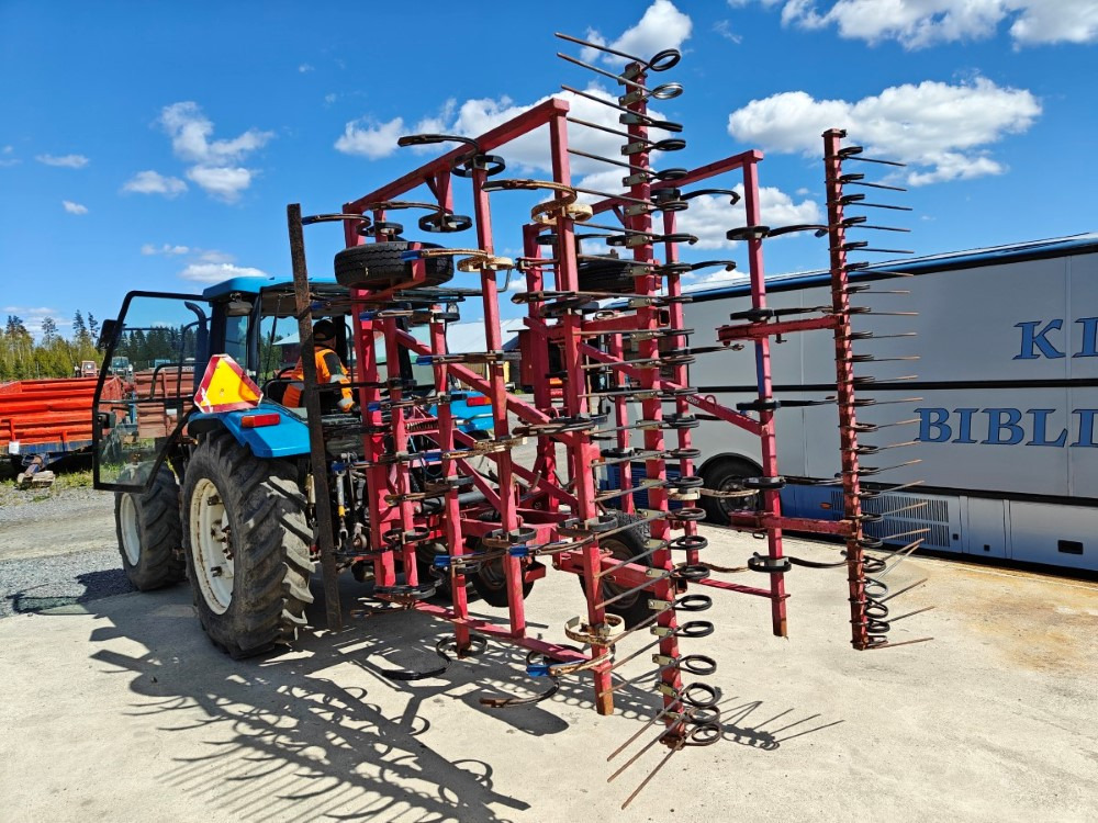 VM 450 cm, hydraulisesti taittuva, etulana ja jälkihara, katso video! - Atsperzaru ecēšas: foto 2 VM 450 cm, hydraulisesti taittuva, etulana ja jälkihara, katso video! - Atsperzaru ecēšas: foto 2