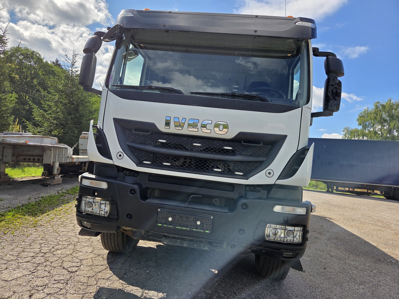 IVECO TRAKKER 500 8x4 EURO6 Bordmatik - Kravas automašīna pašizgāzējs: foto 2 IVECO TRAKKER 500 8x4 EURO6 Bordmatik - Kravas automašīna pašizgāzējs: foto 2
