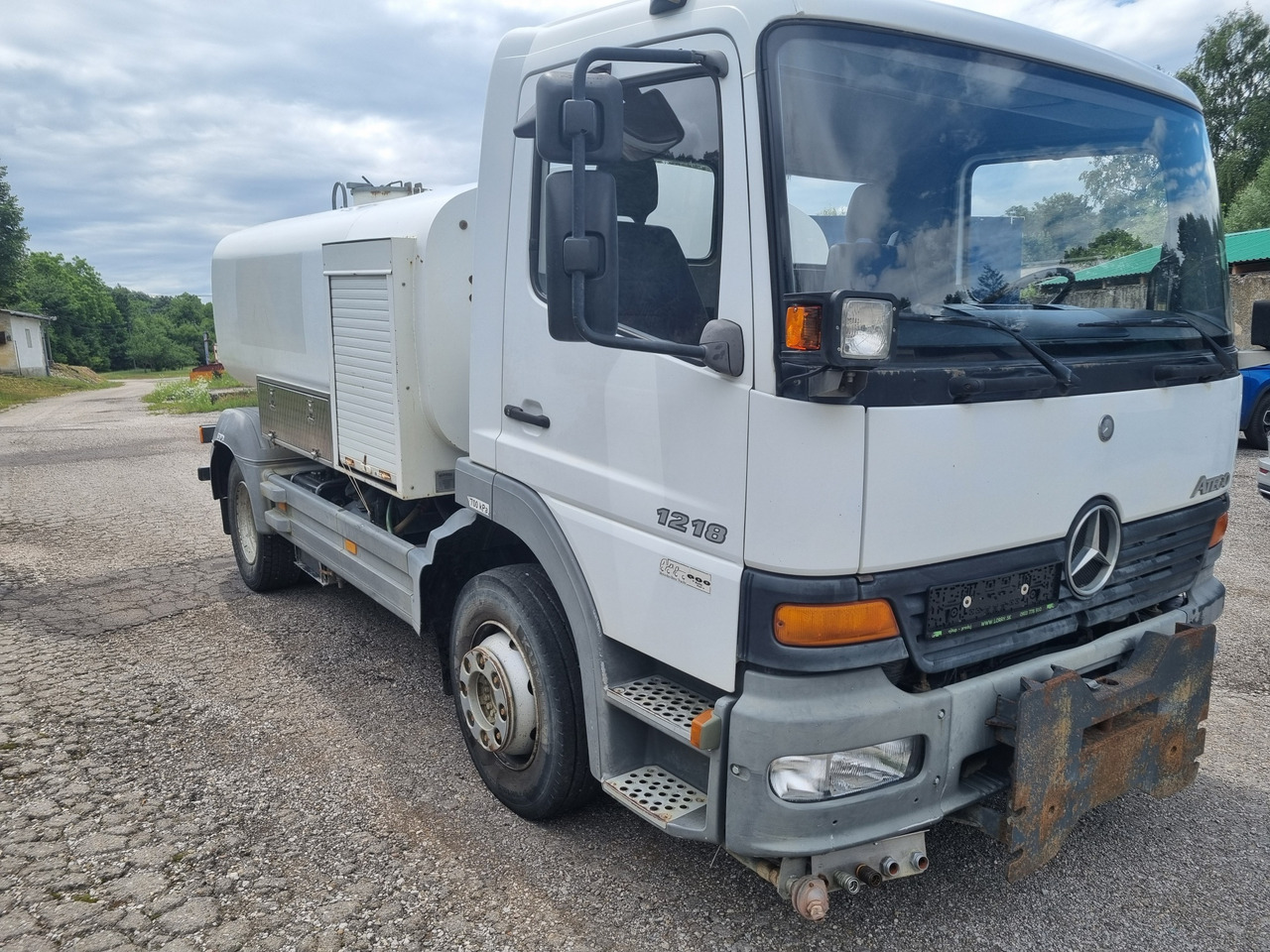 MERCEDES-BENZ ATEGO 1218 water cistern + pressure pump 20 BAR - Autocisterna: foto 3 MERCEDES-BENZ ATEGO 1218 water cistern + pressure pump 20 BAR - Autocisterna: foto 3