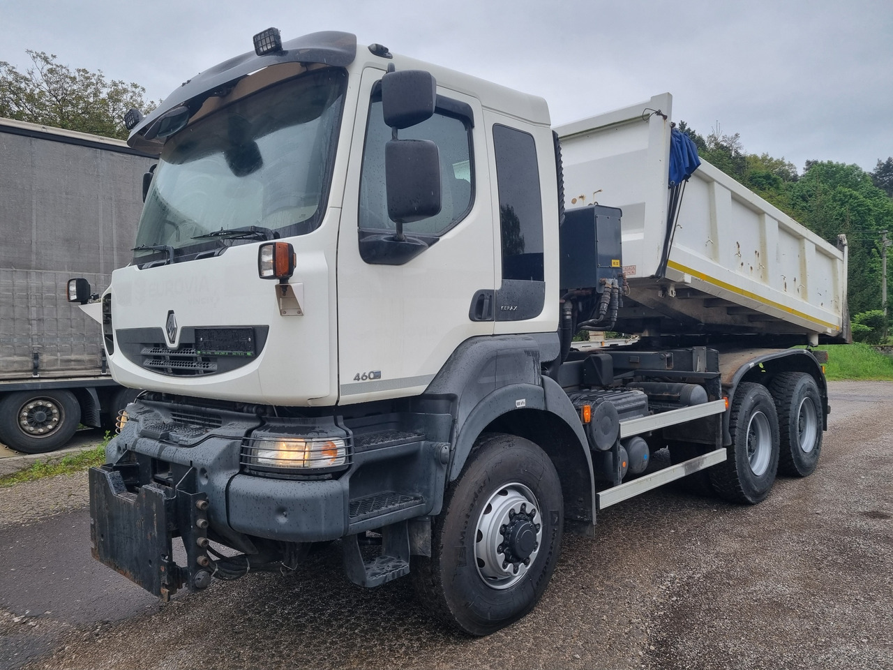 RENAULT KERAX 32.460 6x6 S1 sklápač EURO5 - Kravas automašīna pašizgāzējs: foto 1 RENAULT KERAX 32.460 6x6 S1 sklápač EURO5 - Kravas automašīna pašizgāzējs: foto 1