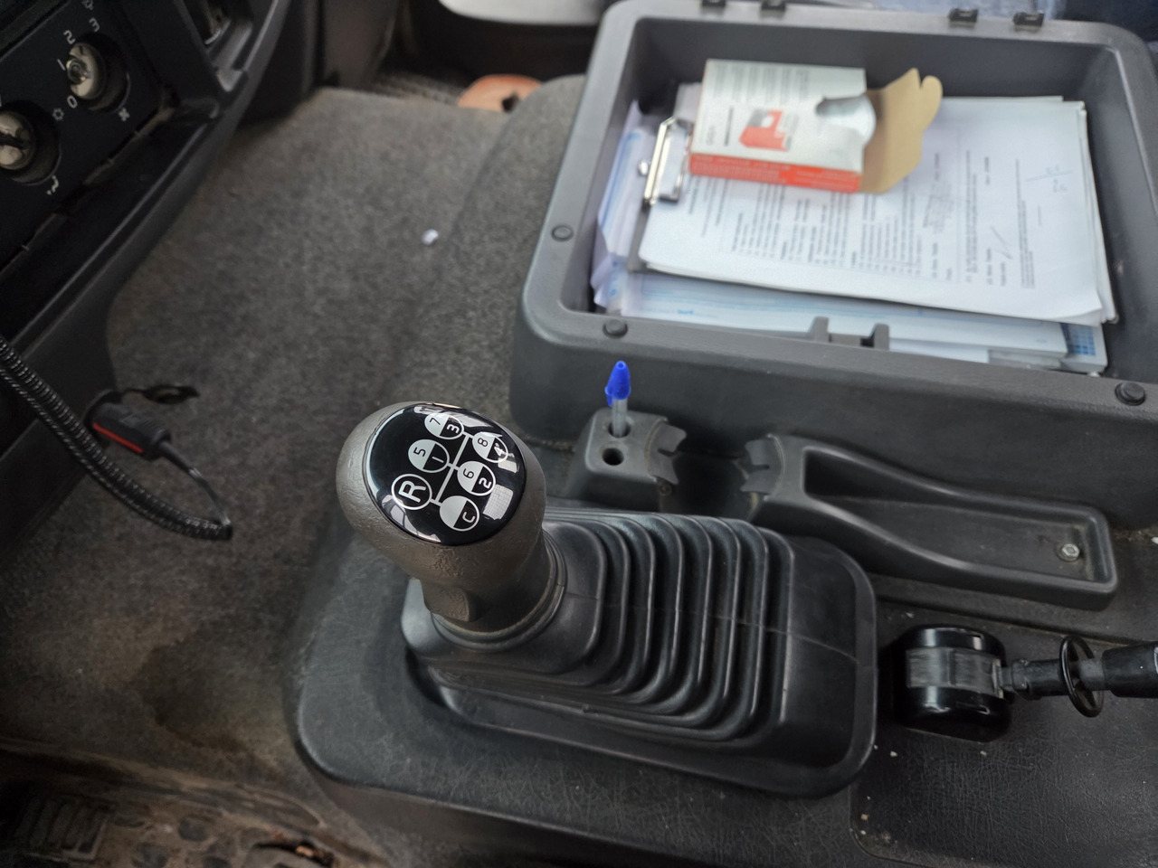 Būvgružu konteineru vedējs VOLVO FL6 - 250 chain container system telescop: foto 8 Būvgružu konteineru vedējs VOLVO FL6 - 250 chain container system telescop: foto 8