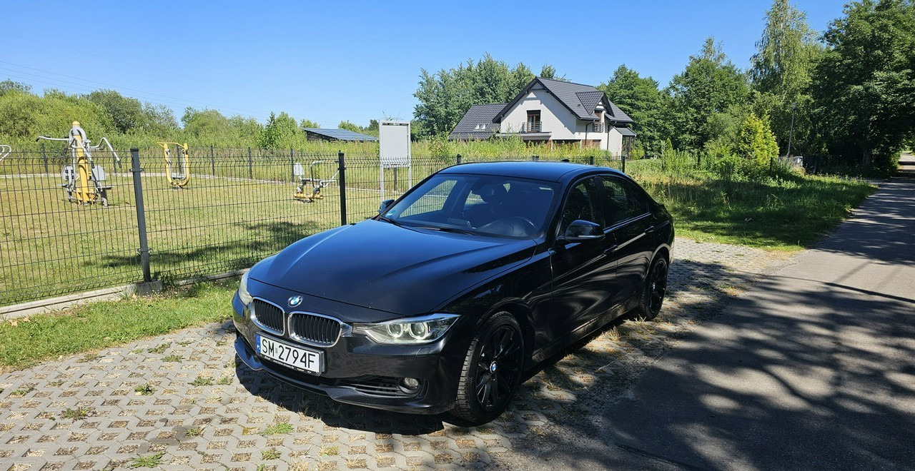 BMW SERIA 3 V (F30/F31/F34) BMW SERIA 3 BMW 330D xDrive ładny stan 4x4 sedan - Sedans: foto 2 BMW SERIA 3 V (F30/F31/F34) BMW SERIA 3 BMW 330D xDrive ładny stan 4x4 sedan - Sedans: foto 2