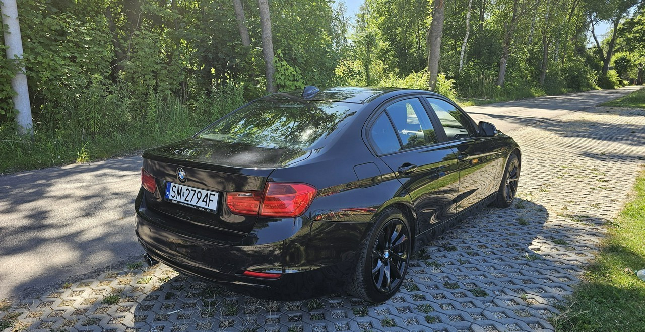 BMW SERIA 3 V (F30/F31/F34) BMW SERIA 3 BMW 330D xDrive ładny stan 4x4 sedan - Sedans: foto 4 BMW SERIA 3 V (F30/F31/F34) BMW SERIA 3 BMW 330D xDrive ładny stan 4x4 sedan - Sedans: foto 4