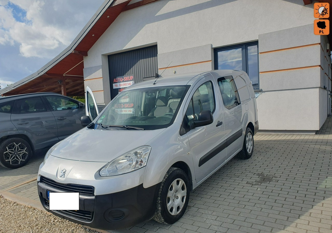 Citroen Berlingo II 5 lub 2 osobowy *long * zabudowa gruau* - Vieglā automašīna: foto 1 Citroen Berlingo II 5 lub 2 osobowy *long * zabudowa gruau* - Vieglā automašīna: foto 1