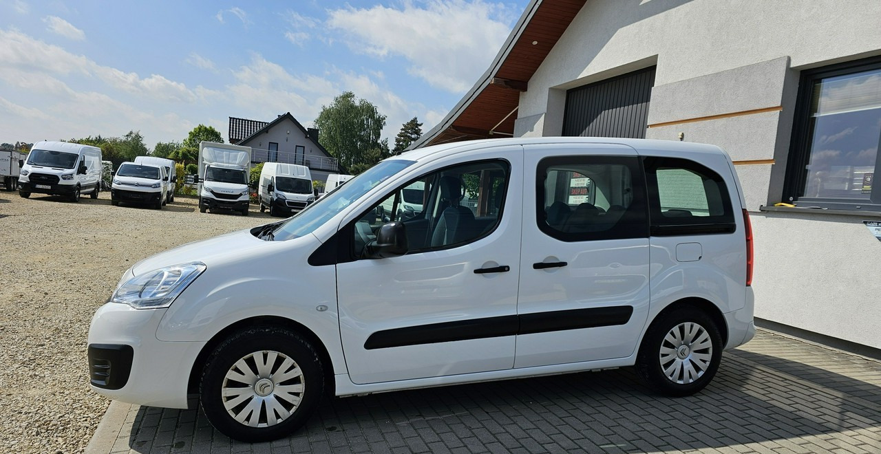 Citroen Berlingo II 5 -osobowy - Vieglā automašīna: foto 4 Citroen Berlingo II 5 -osobowy - Vieglā automašīna: foto 4