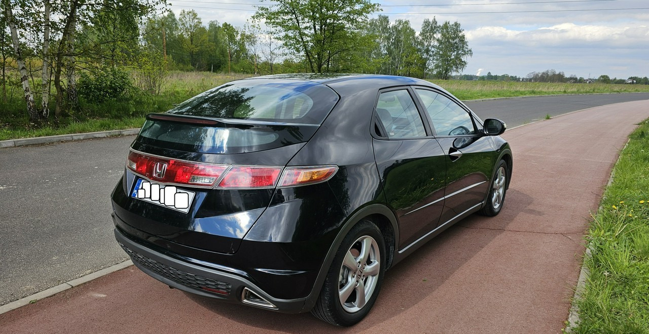 Honda Civic VIII bardzo ładna * pełnosprawna * - Vieglā automašīna: foto 4 Honda Civic VIII bardzo ładna * pełnosprawna * - Vieglā automašīna: foto 4