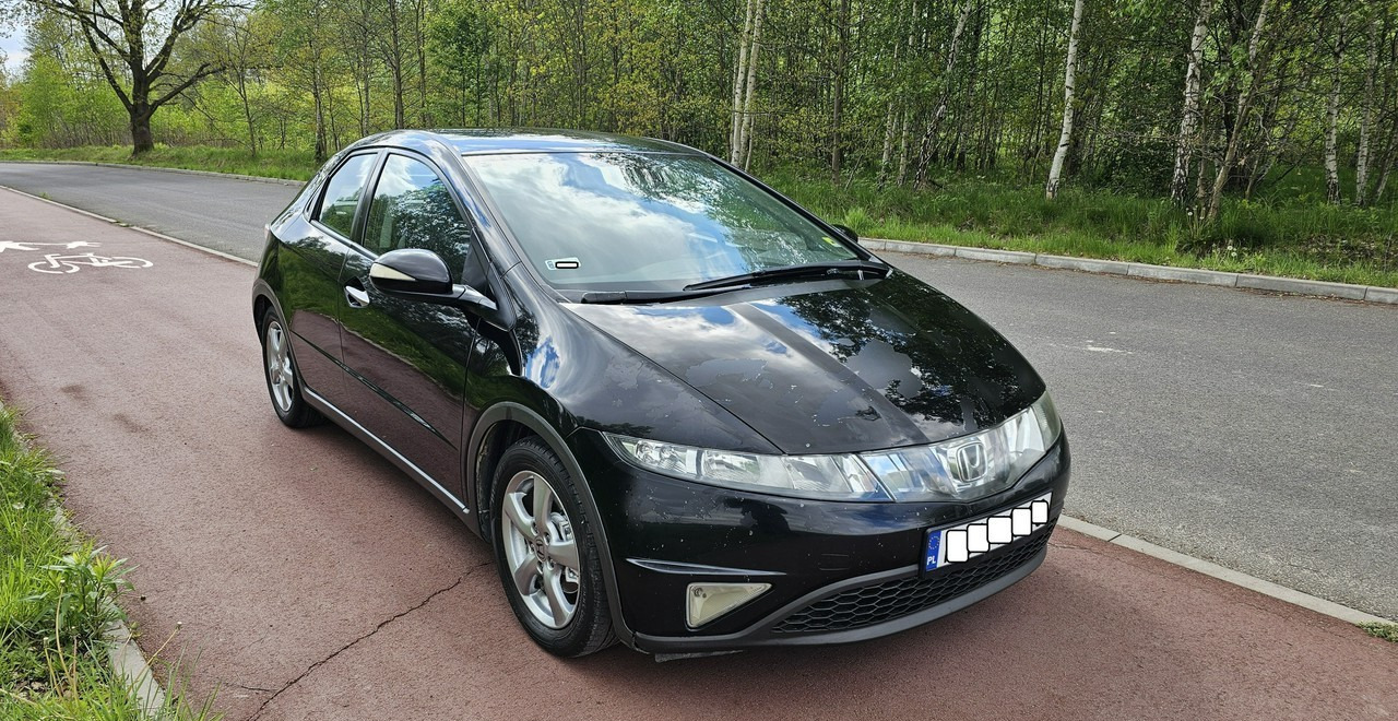 Honda Civic VIII bardzo ładna * pełnosprawna * - Hečbeks: foto 2 Honda Civic VIII bardzo ładna * pełnosprawna * - Hečbeks: foto 2