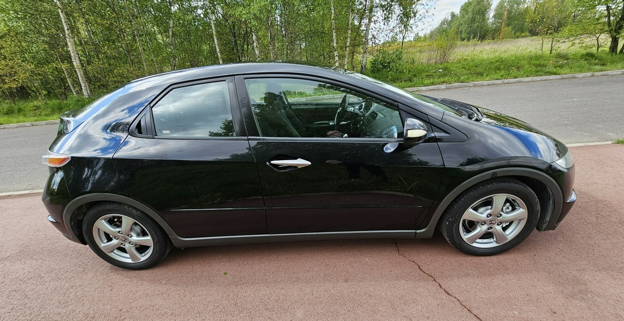 Honda Civic VIII bardzo ładna * pełnosprawna * - Vieglā automašīna: foto 3 Honda Civic VIII bardzo ładna * pełnosprawna * - Vieglā automašīna: foto 3