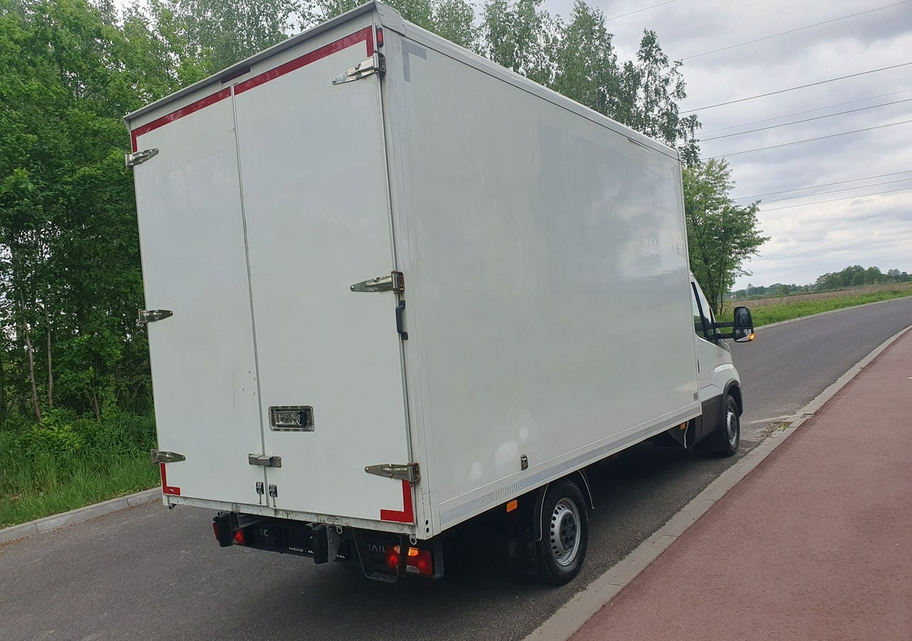 Iveco 35 Daily 35S14 klima * 3 osobowy *nowy rozrząd * - Furgons ar slēgtā virsbūve: foto 4 Iveco 35 Daily 35S14 klima * 3 osobowy *nowy rozrząd * - Furgons ar slēgtā virsbūve: foto 4