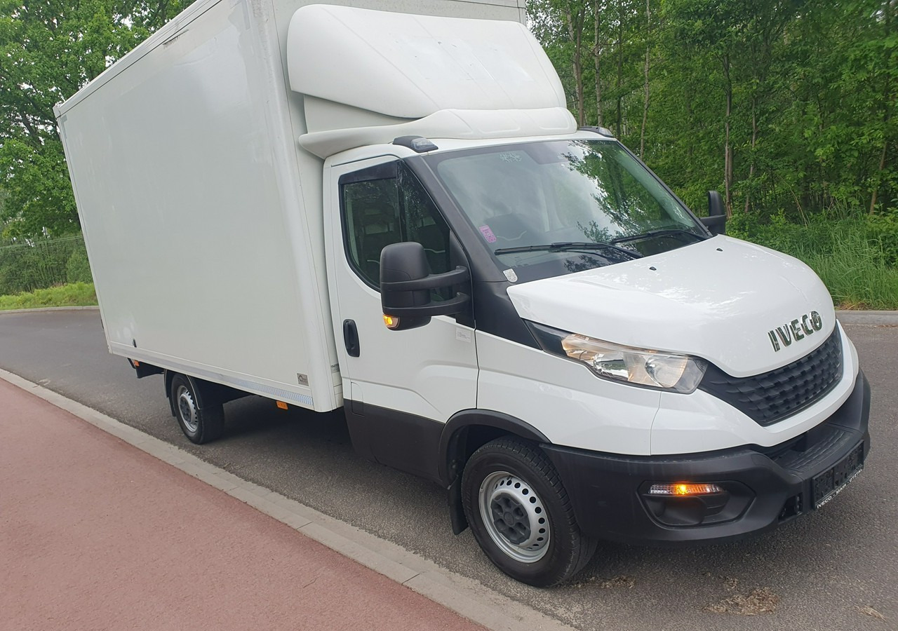 Iveco 35 Daily 35S14 klima * 3 osobowy *nowy rozrząd * - Furgons ar slēgtā virsbūve: foto 3 Iveco 35 Daily 35S14 klima * 3 osobowy *nowy rozrząd * - Furgons ar slēgtā virsbūve: foto 3
