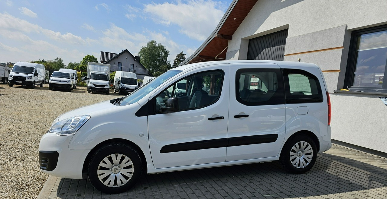 Peugeot Partner II 5 -osobowy - Vieglā automašīna: foto 5 Peugeot Partner II 5 -osobowy - Vieglā automašīna: foto 5