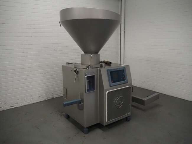 Risco vacuum filler RS605 - Pārtikas iekārta: foto 1 Risco vacuum filler RS605 - Pārtikas iekārta: foto 1