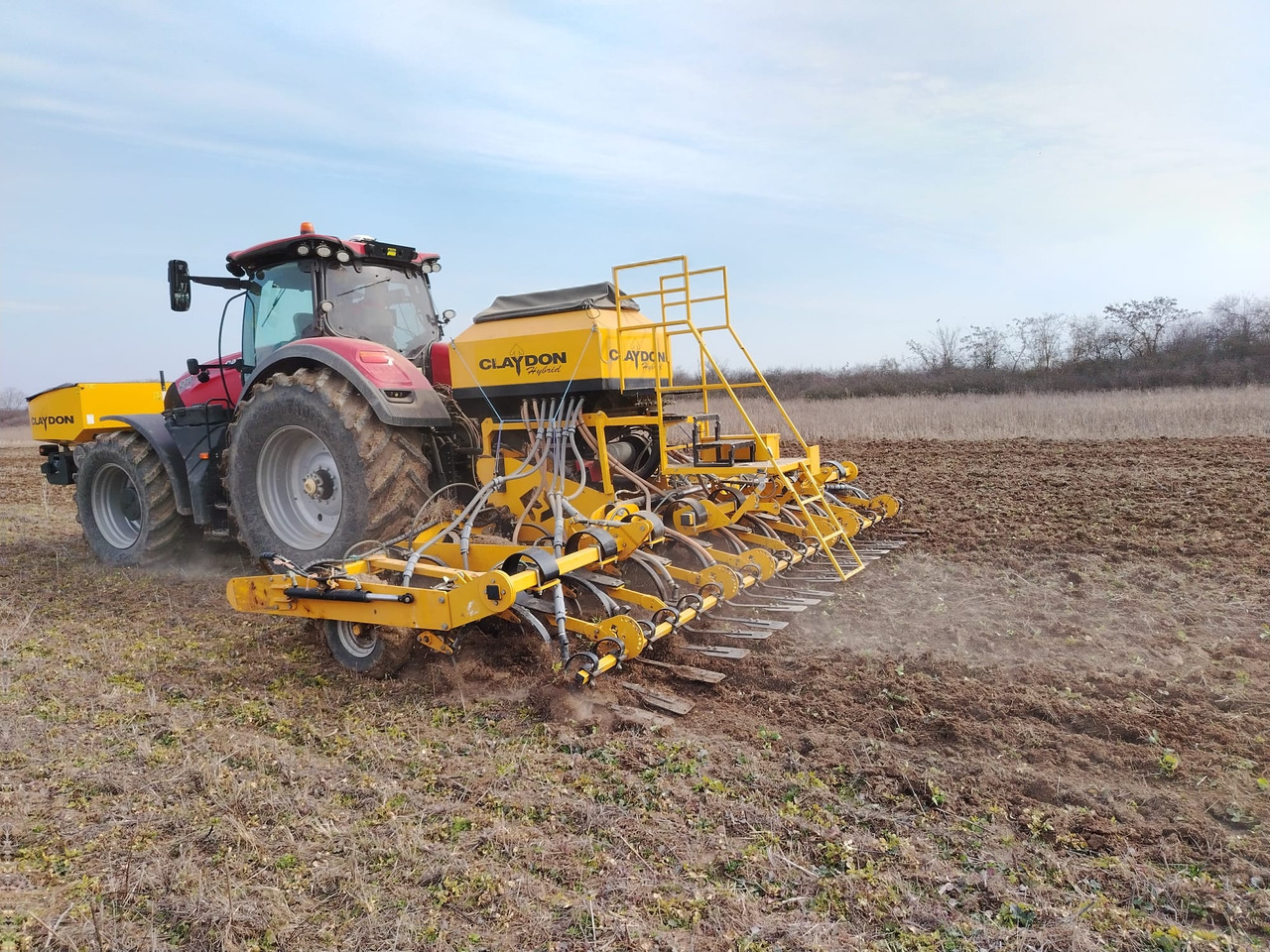 CASE OPTUM 270 CVX - Traktors: foto 1 CASE OPTUM 270 CVX - Traktors: foto 1