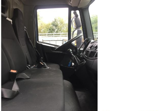 Iveco EUROCARGOeurocargo 120e19 - Kravas automašīna ar slēgto virsbūvi: foto 4 Iveco EUROCARGOeurocargo 120e19 - Kravas automašīna ar slēgto virsbūvi: foto 4