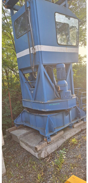 Liebherr 180EC-H 40m jib slewing part / good price - Torņa celtnis: foto 1 Liebherr 180EC-H 40m jib slewing part / good price - Torņa celtnis: foto 1