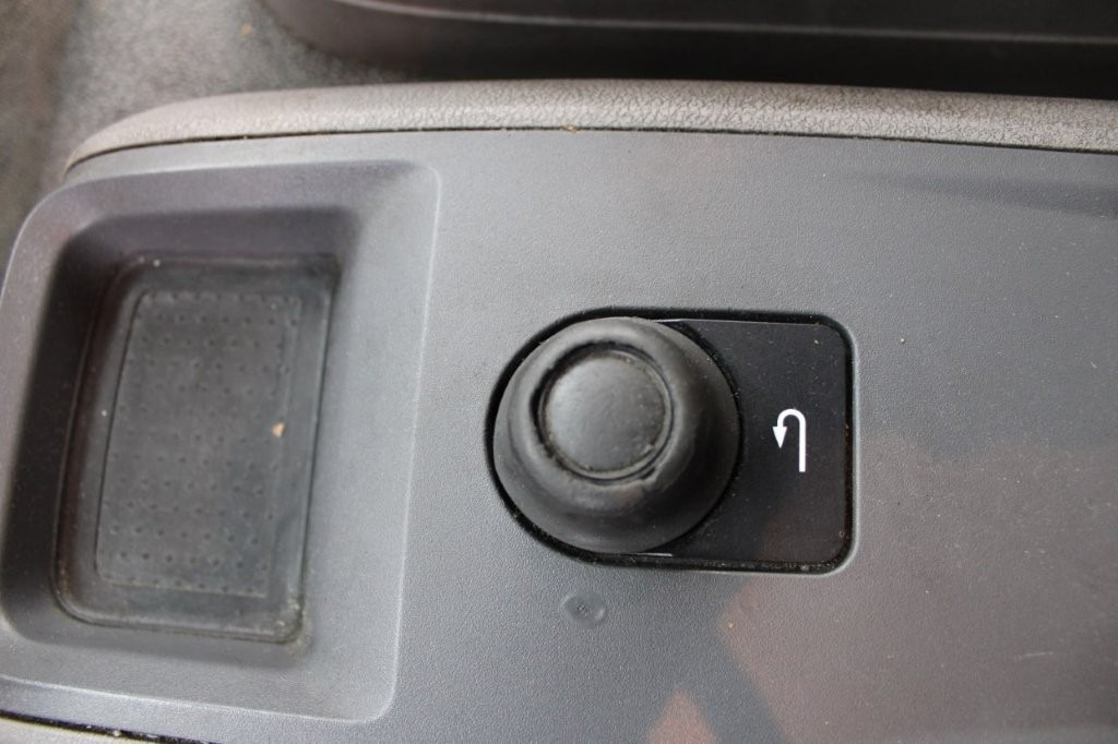 Kravas automašīna ar tentu DAF LF 260 FA: foto 13