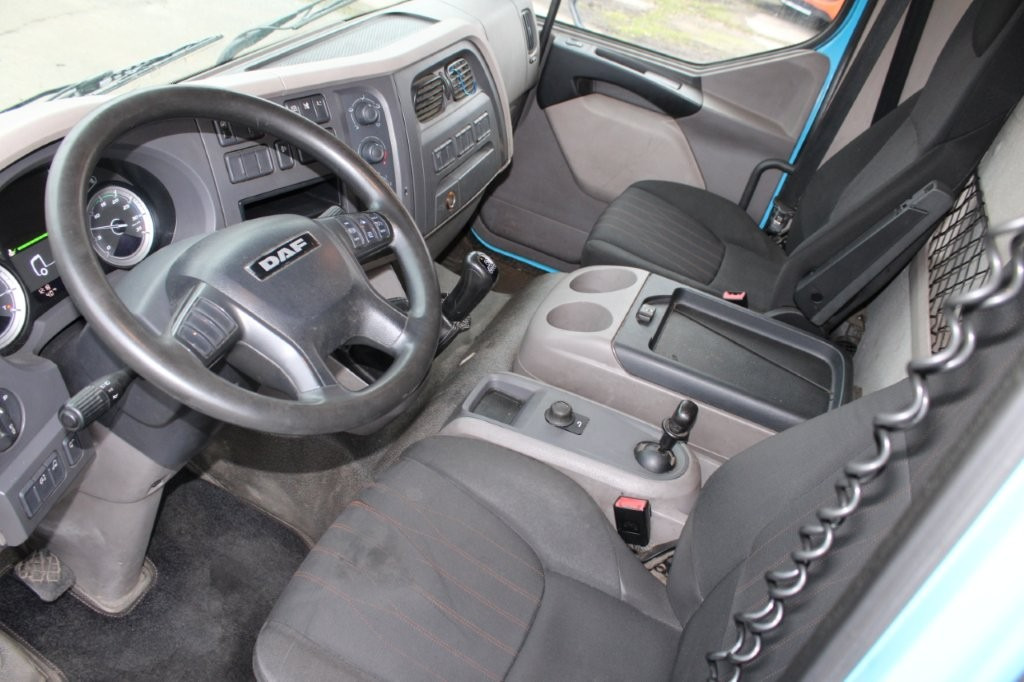 Kravas automašīna ar tentu DAF LF 260 FA: foto 7
