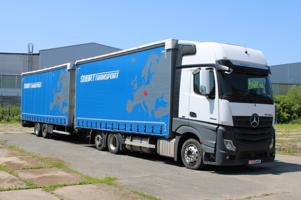 Mercedes-Benz Actros 2542 NAVIGACE + PANAV (8,20m x 2,48m x 3m) - Kravas automašīna ar tentu: foto 1 Mercedes-Benz Actros 2542 NAVIGACE + PANAV (8,20m x 2,48m x 3m) - Kravas automašīna ar tentu: foto 1