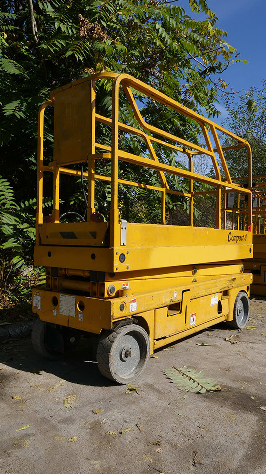 HAULOTTE Compact 8 - Šķērveida pacēlājs: foto 3 HAULOTTE Compact 8 - Šķērveida pacēlājs: foto 3