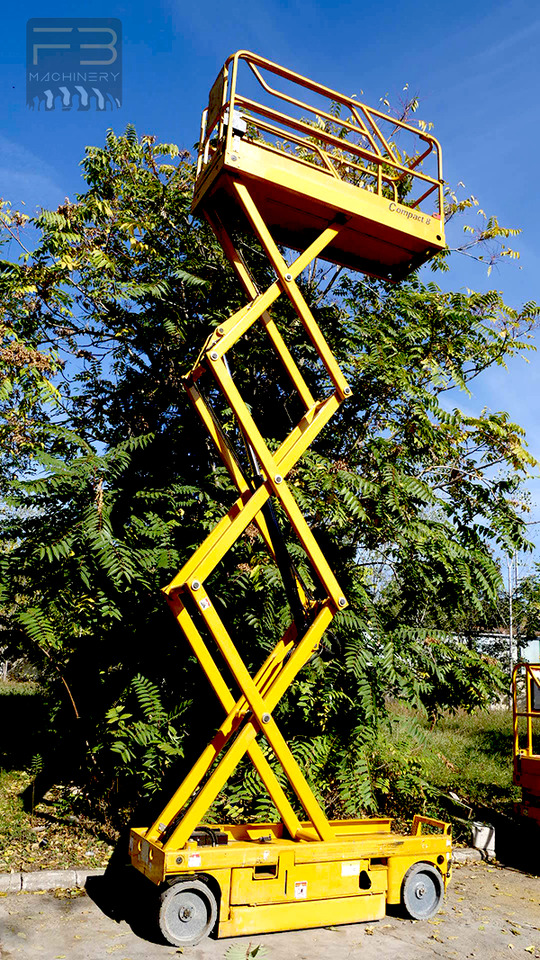 HAULOTTE Compact 8 - Šķērveida pacēlājs: foto 4 HAULOTTE Compact 8 - Šķērveida pacēlājs: foto 4