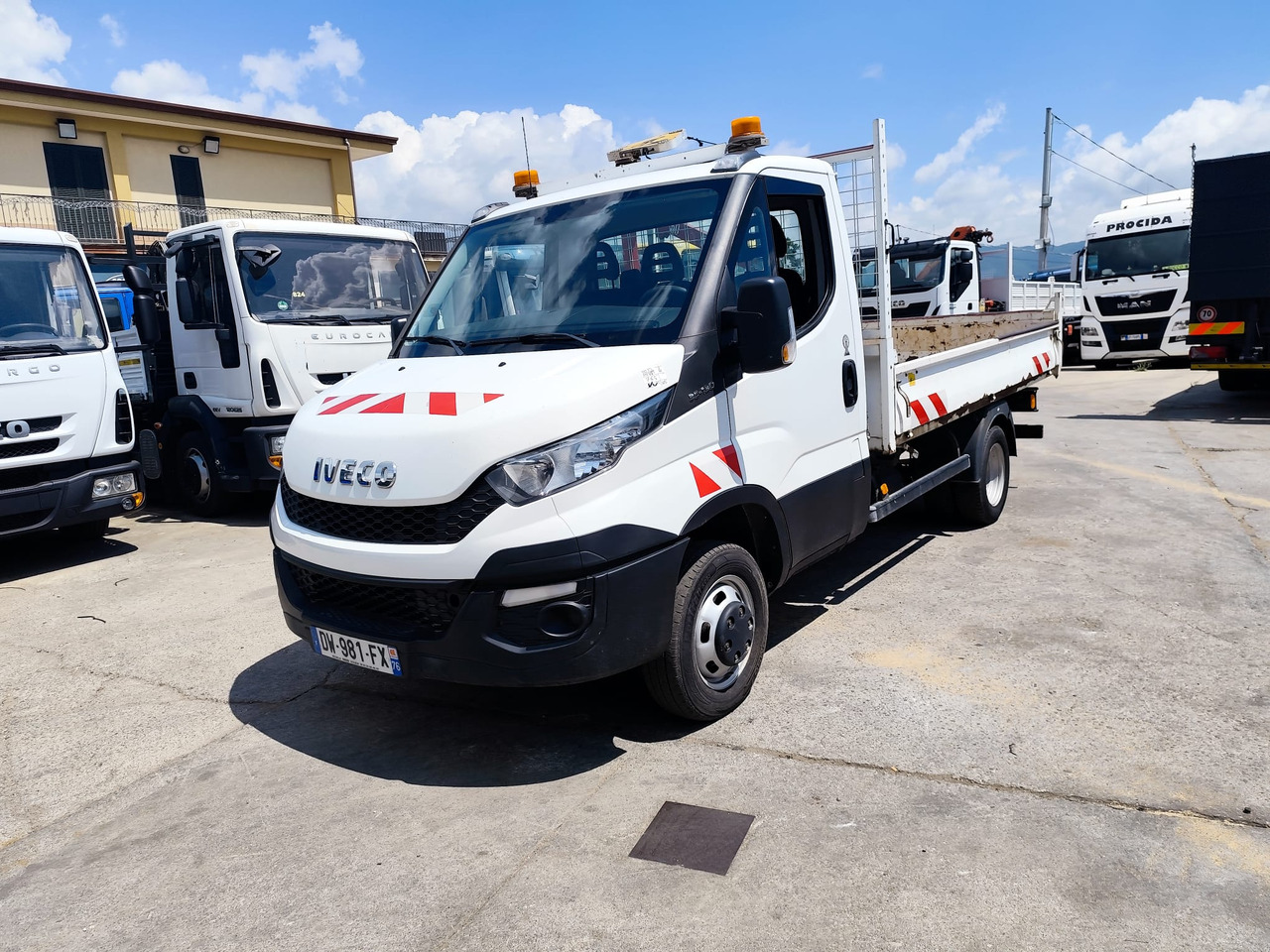 IVECO DAILY 35-130 - Komercauto pašizgāzējs: foto 1 IVECO DAILY 35-130 - Komercauto pašizgāzējs: foto 1