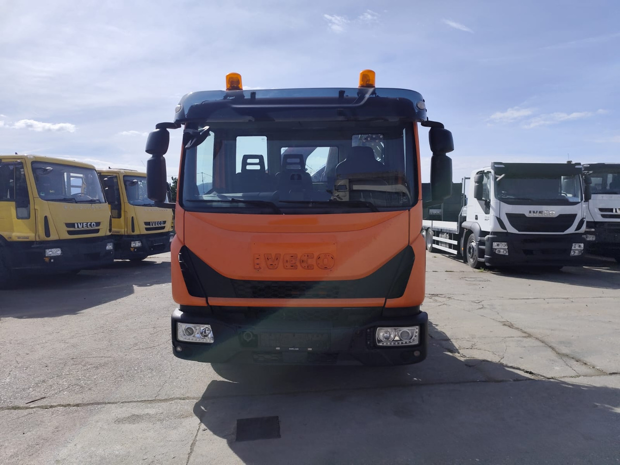 Kravas auto ar manipulatoru IVECO EUROCARGO 120-90L: foto 32
