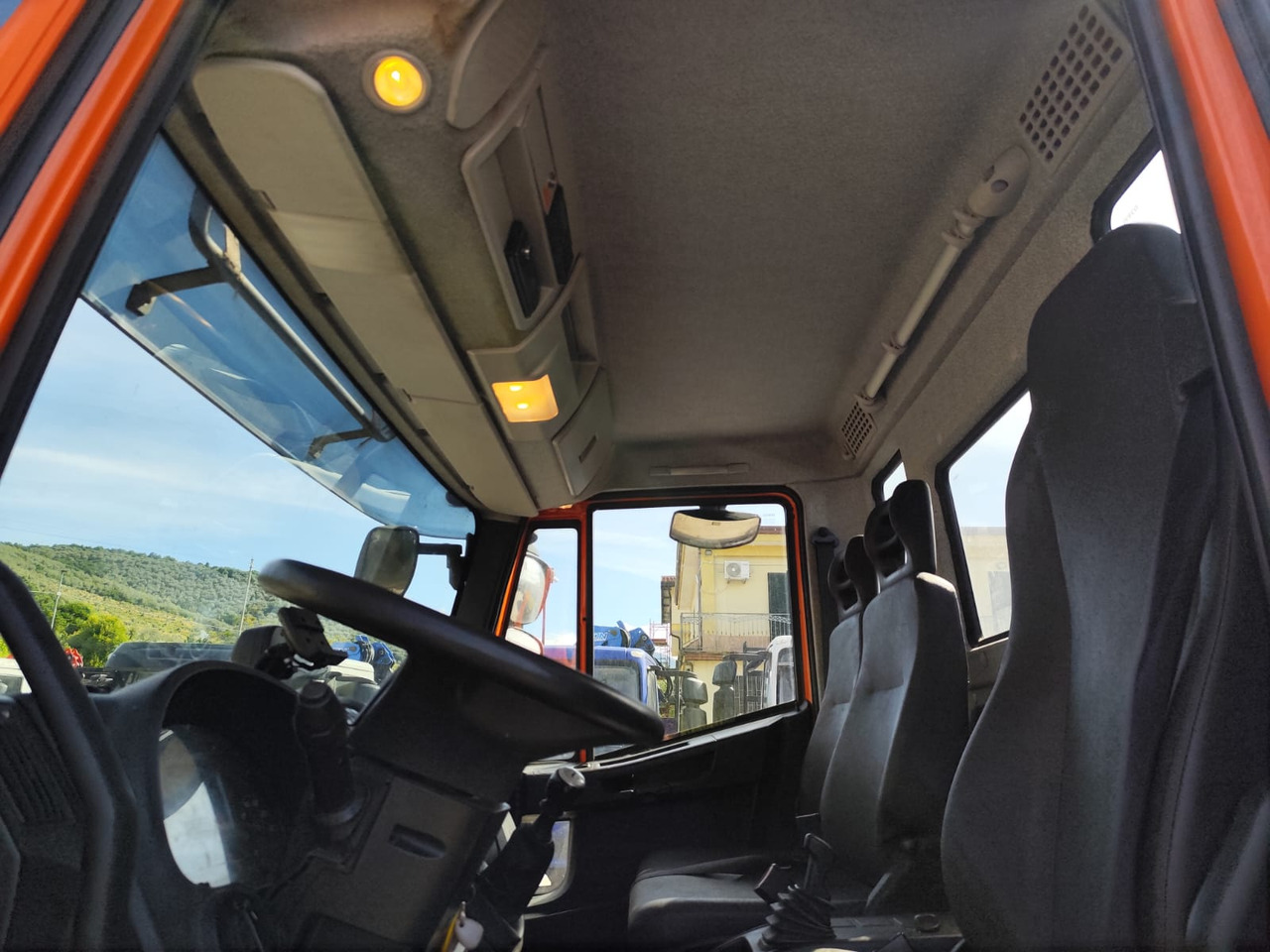 Kravas auto ar manipulatoru IVECO EUROCARGO 120-90L: foto 6