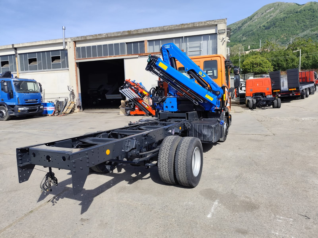 Kravas auto ar manipulatoru IVECO EUROCARGO 120-90L: foto 23