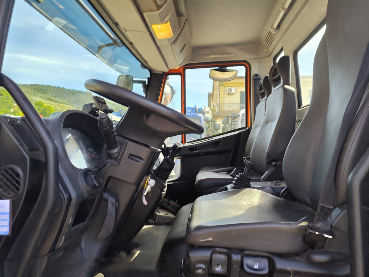 Kravas auto ar manipulatoru IVECO EUROCARGO 120-90L: foto 7