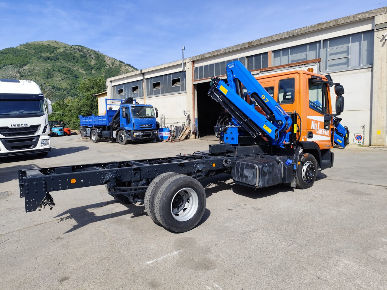 Kravas auto ar manipulatoru IVECO EUROCARGO 120-90L: foto 25