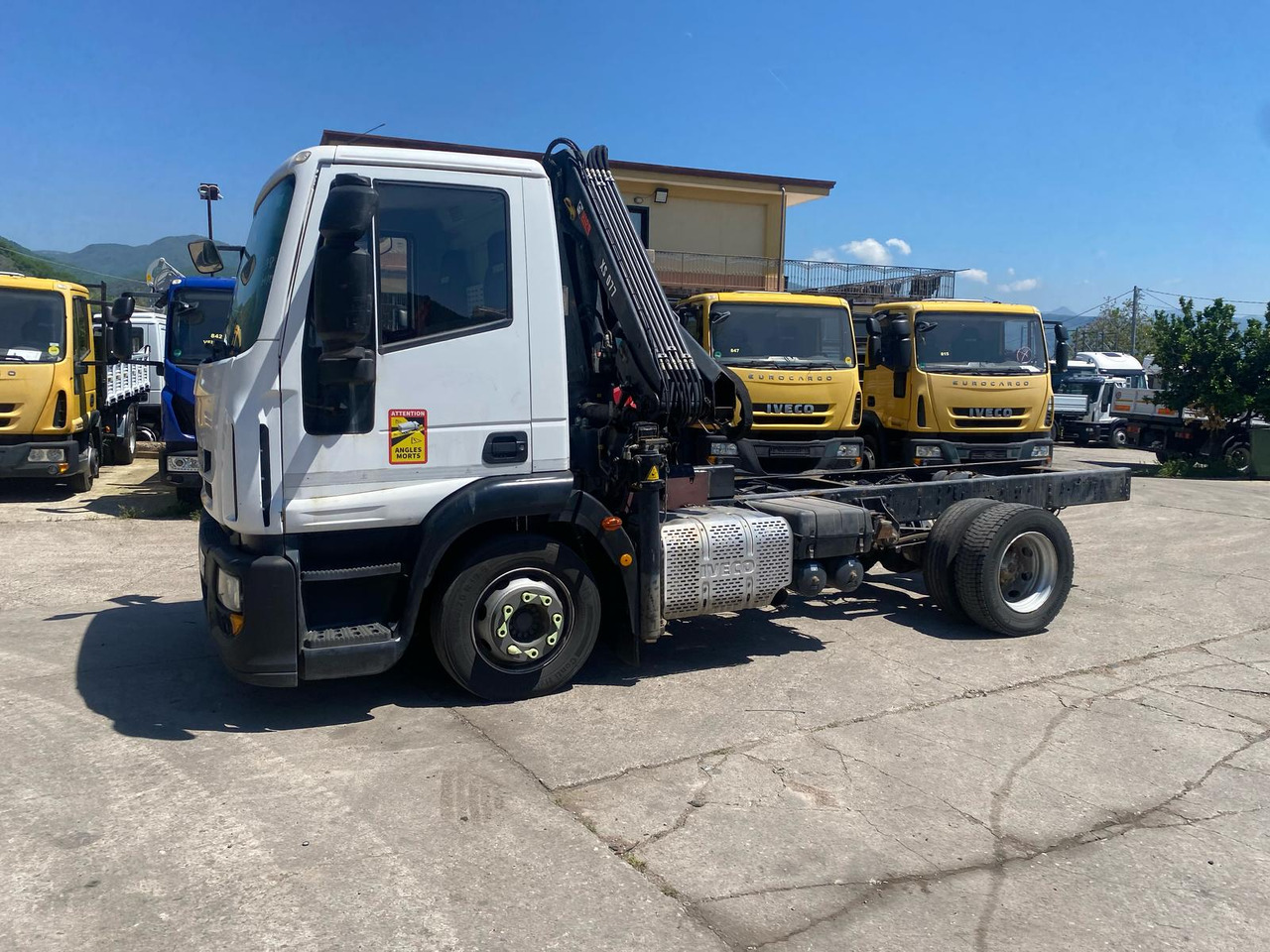 Kravas auto ar manipulatoru IVECO EUROCARGO 120E25: foto 25