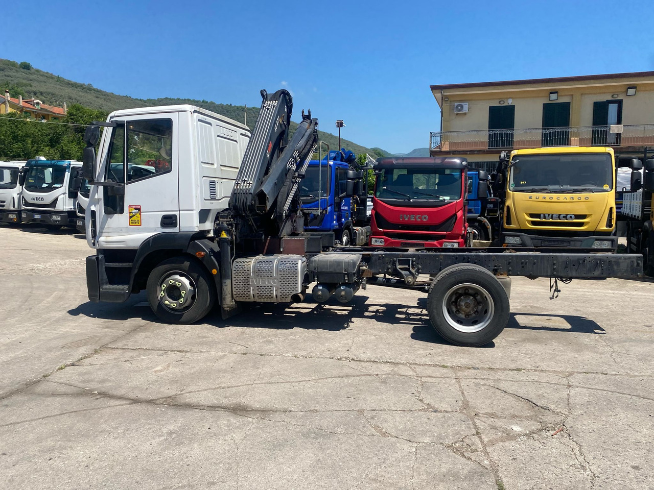Kravas auto ar manipulatoru IVECO EUROCARGO 120E25: foto 9