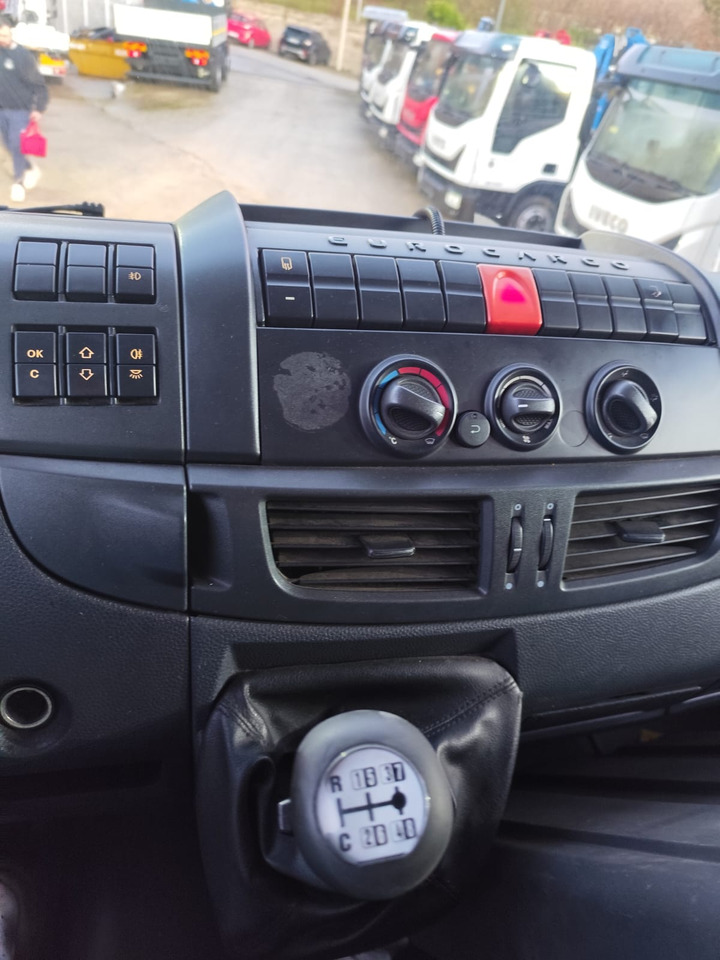 IVECO EUROCARGO 120E28P - Šasija kravas automašīna: foto 3 IVECO EUROCARGO 120E28P - Šasija kravas automašīna: foto 3
